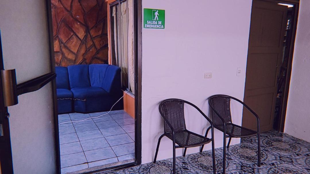 Alpha Arenal Hostel La Fortuna Exterior photo