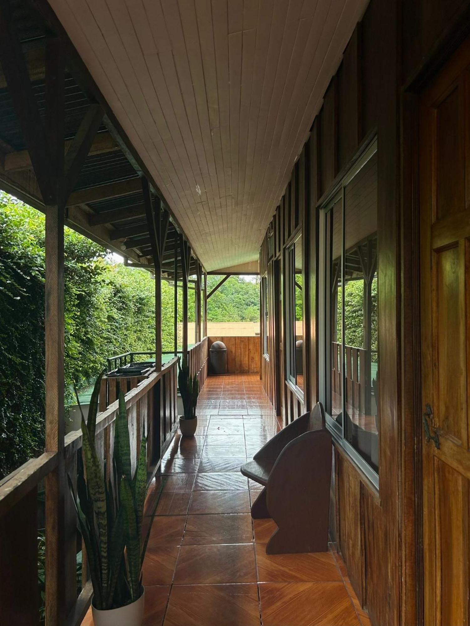 Alpha Arenal Hostel La Fortuna Exterior photo