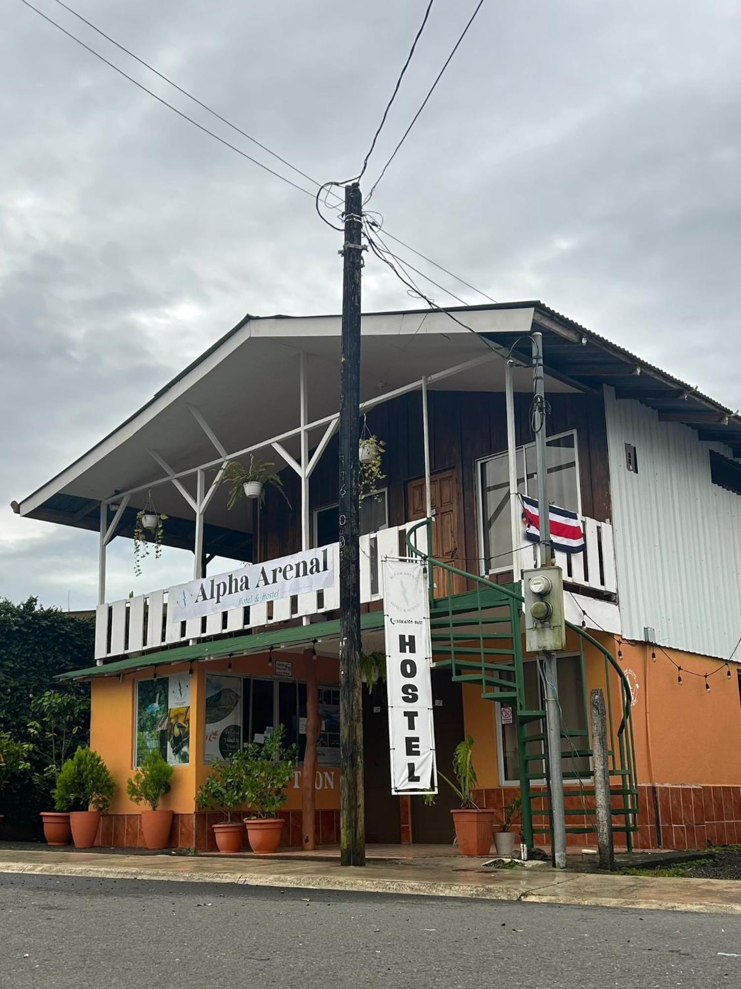 Alpha Arenal Hostel La Fortuna Exterior photo